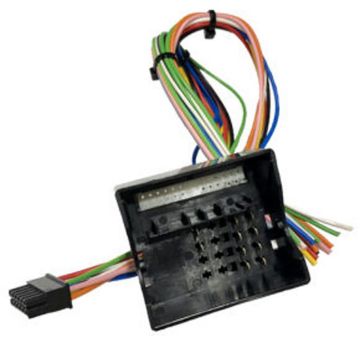 Picture of Crux 2004-08 Radio Replacement w/SWC Retention, Select Mercd